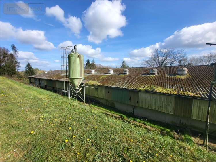 Bien agricole a vendre Poullaouen 29246 Finistère  157500 euros