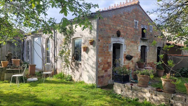 Maison a vendre Marans 17230 Charente-Maritime 255 m2 8 pièces 638600 euros