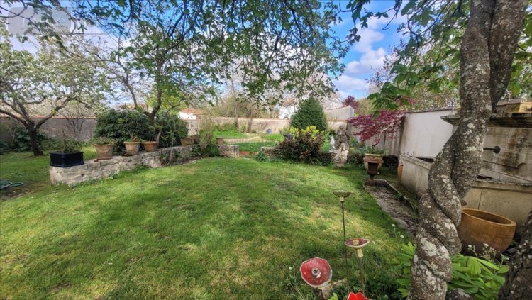 Maison a vendre Marans 17230 Charente-Maritime 255 m2 8 pièces 638600 euros