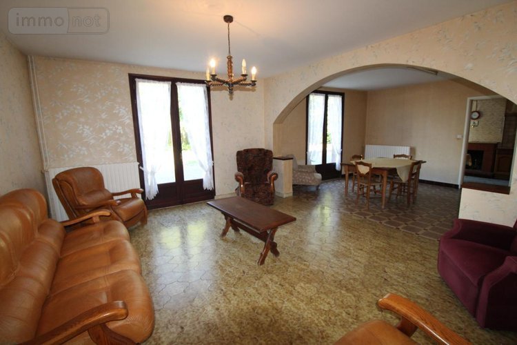 Maison a vendre Brizambourg 17770 Charente-Maritime 196 m2 7 pièces 262300 euros