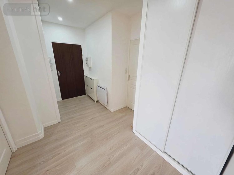 Location appartement Saint-Julien-les-Villas 10800 Aube 41 m2 2 pièces 560 euros