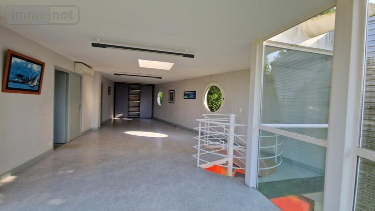 Fonds et murs commerciaux a vendre Plourin-lès-Morlaix 29600 Finistère 1094 m2  472950 euros