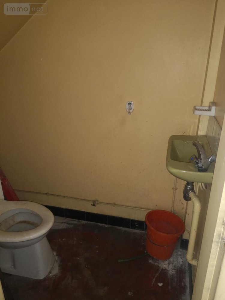 Location fonds et murs commerciaux Cambrai 59400 Nord 100 m2  490 euros