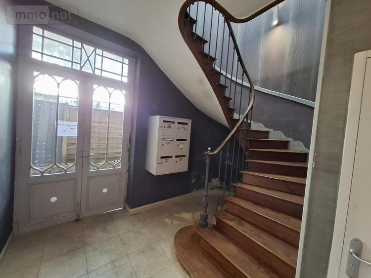Appartement a vendre Saintes 17100 Charente-Maritime 54 m2 2 pièces 105000 euros