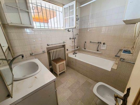 Maison a vendre Pierrelatte 26700 Drôme 323 m2  365750 euros