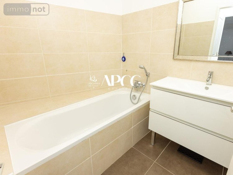 Viager appartement Vaison-la-Romaine 84110 Vaucluse 78 m2 3 pièces 230000 euros