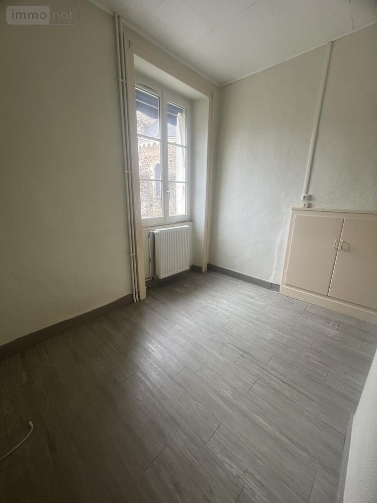 Fonds et murs commerciaux a vendre Bazougers 53170 Mayenne 164 m2  106600 euros