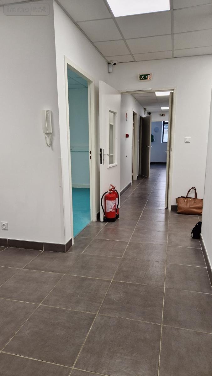 Fonds et murs commerciaux a vendre Morlaix 29600 Finistère 188 m2  292200 euros