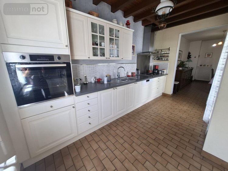 Maison a vendre Saintes 17100 Charente-Maritime 147 m2 8 pièces 374000 euros