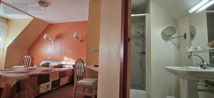 Fonds et murs commerciaux a vendre La Forêt-Fouesnant 29940 Finistère 676 m2  832000 euros