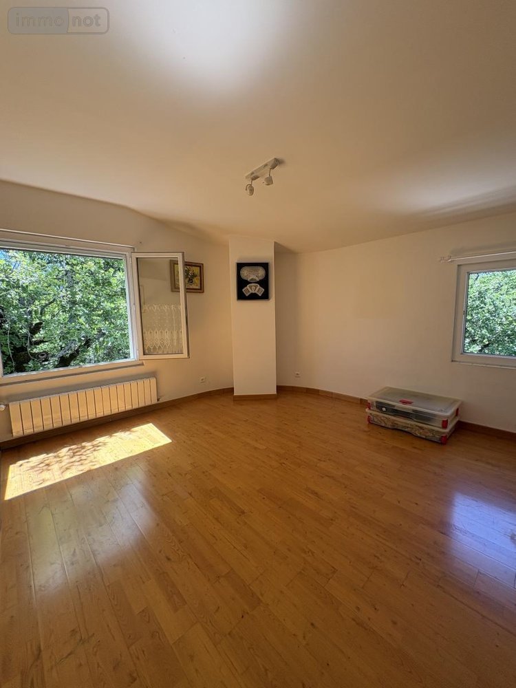 Maison a vendre Saint-Michel-l'Observatoire 04870 Alpes-de-Haute-Provence 225 m2 9 pièces 549000 euros