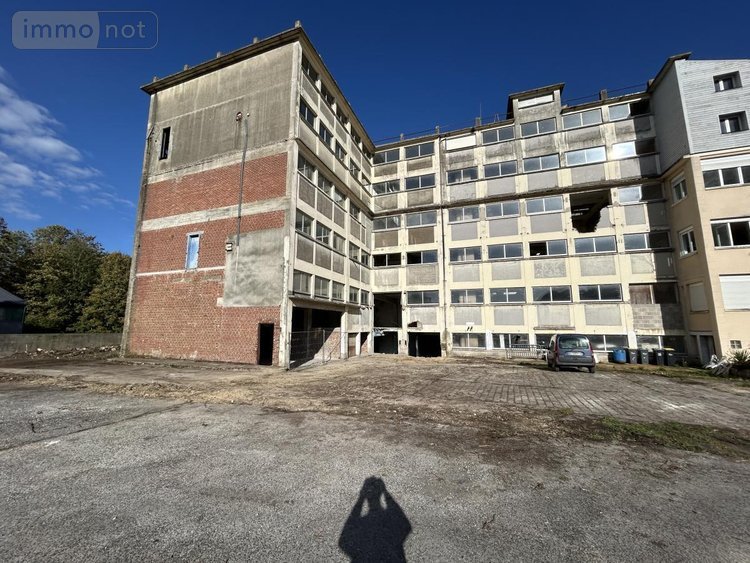 Immeuble a vendre Fouilloy 80800 Somme 2600 m2  520000 euros