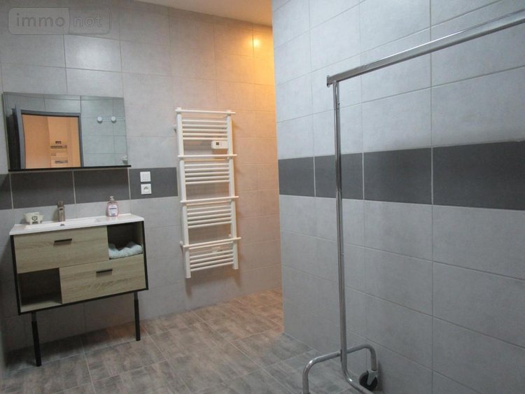 Location fonds et murs commerciaux Le Molay-Littry 14330 Calvados 280 m2  1377 euros