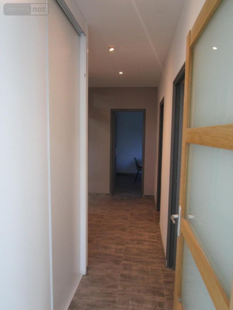 Location fonds et murs commerciaux Le Molay-Littry 14330 Calvados 280 m2  1377 euros