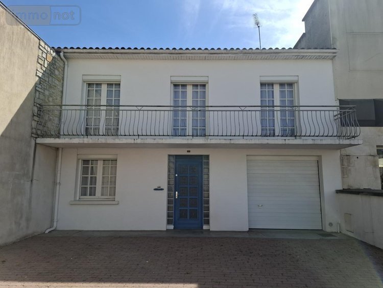 Maison a vendre Saintes 17100 Charente-Maritime 147 m2 8 pièces 374000 euros