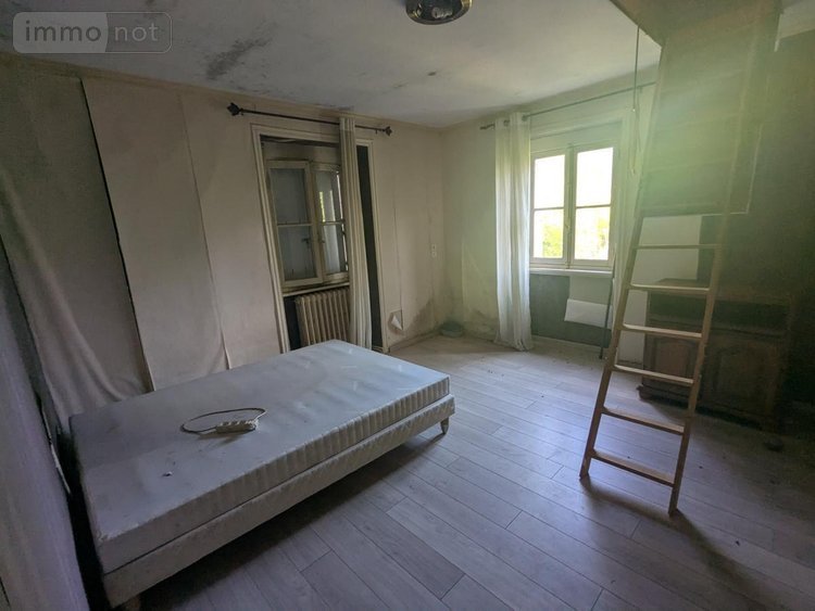 Immeuble a vendre Gourin 56110 Morbihan 189 m2  205300 euros