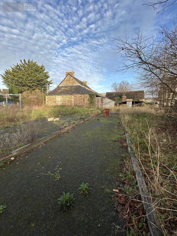 Immeuble a vendre Yffiniac 22120 Côtes-d'Armor 280 m2  180200 euros