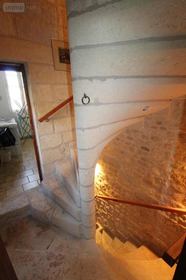 Maison a vendre Saintes 17100 Charente-Maritime 199 m2 5 pièces 262300 euros