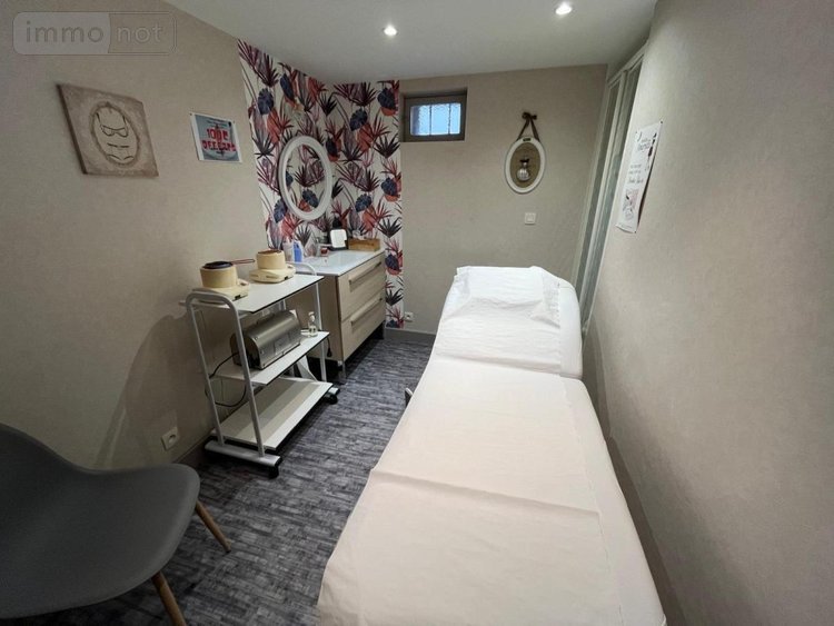 Fonds et murs commerciaux a vendre Carentan-les-Marais 50500 Manche  65300 euros