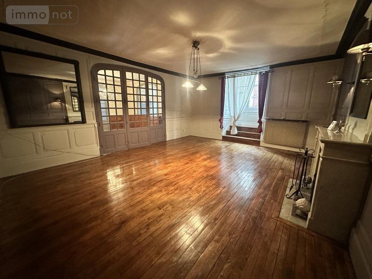 Immeuble a vendre Saint-Flour 15100 Cantal 300 m2  265000 euros