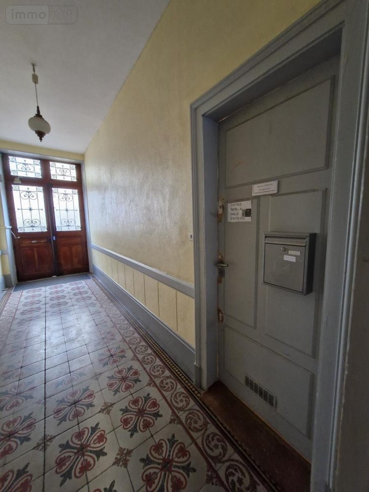 Fonds et murs commerciaux a vendre Chambéry 73000 Savoie 49 m2  182500 euros