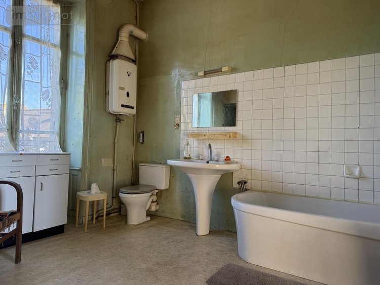 Maison a vendre Guingamp 22200 Côtes-d'Armor 243 m2 10 pièces 179512 euros