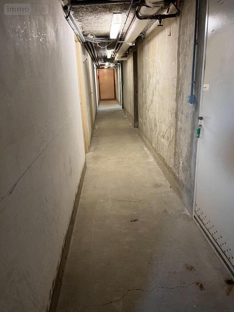 Fonds et murs commerciaux a vendre Guingamp 22200 Côtes-d'Armor 492 m2  355360 euros