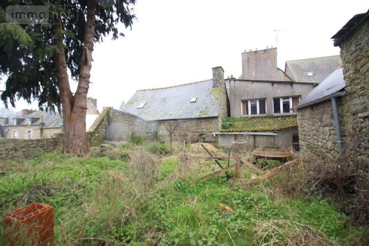 Immeuble a vendre Rostrenen 22110 Côtes-d'Armor 230 m2  95160 euros