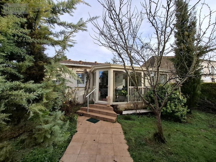 Maison a vendre Saintes 17100 Charente-Maritime 84 m2 4 pièces 272792 euros