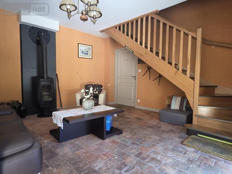 Immeuble a vendre Coudray 53200 Mayenne 455 m2  641600 euros