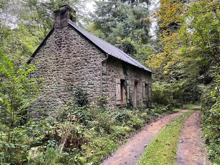 Maison a vendre Huelgoat 29690 Finistère 210 m2 7 pièces 399360 euros