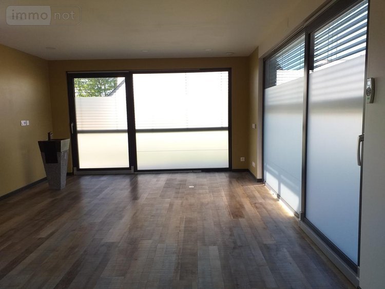 Fonds et murs commerciaux a vendre Questembert 56230 Morbihan 122 m2  372172 euros