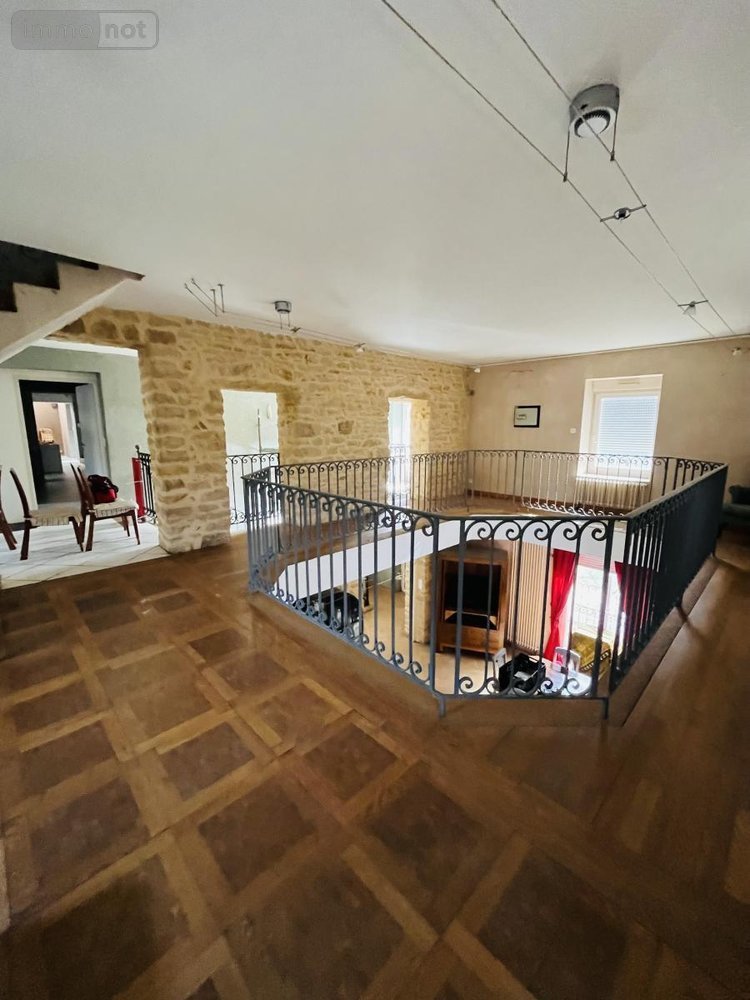 Immeuble a vendre Champvans 39100 Jura 452 m2  280000 euros