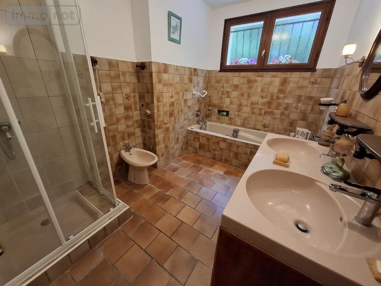 Maison a vendre Saintes 17100 Charente-Maritime 157 m2 8 pièces 267546 euros