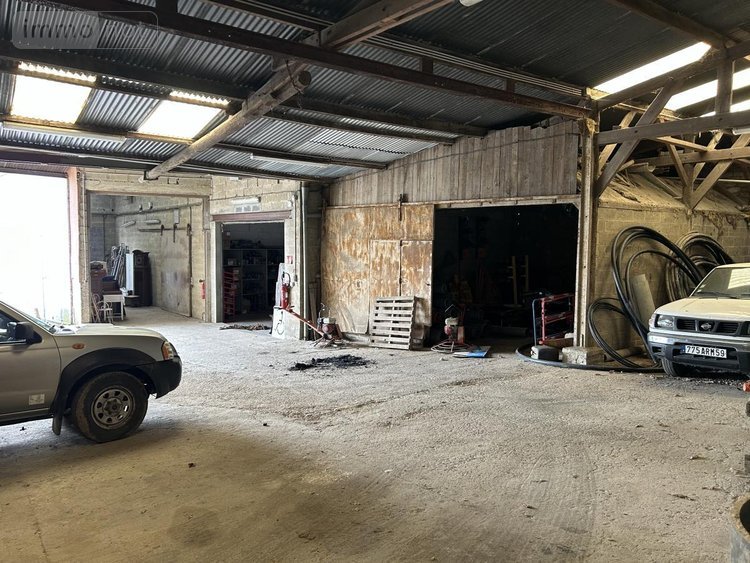 Location fonds et murs commerciaux Rumilly-en-Cambrésis 59281 Nord 1640 m2  3154 euros