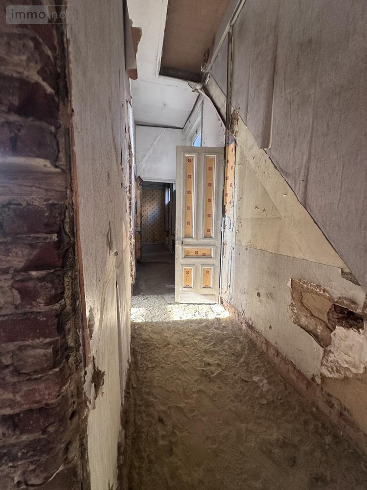 Immeuble a vendre Hem 59510 Nord 1066 m2  795000 euros