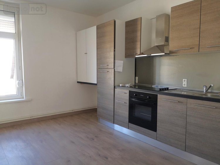 Location fonds et murs commerciaux Cambrai 59400 Nord 222 m2  1500 euros