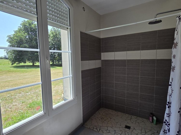 Maison a vendre Azé 53200 Mayenne 196 m2 7 pièces 332600 euros