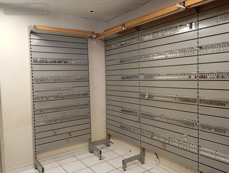 Location fonds et murs commerciaux Bourg-en-Bresse 01000 Ain 58 m2  741 euros