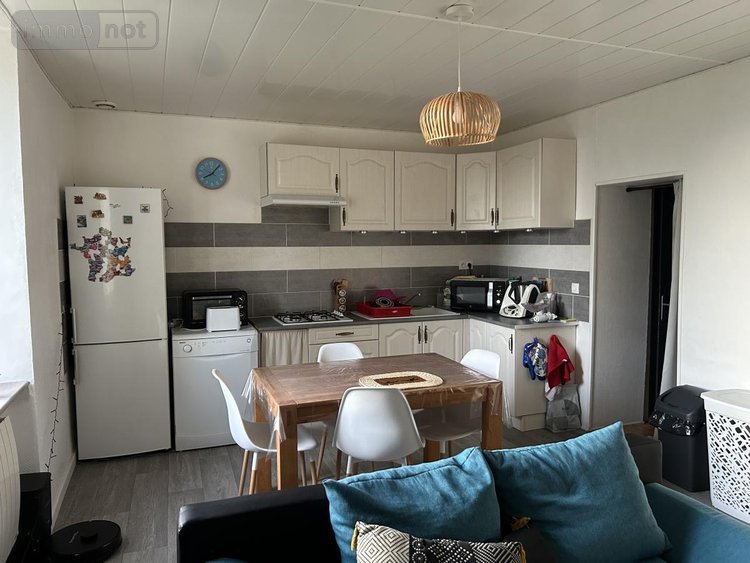 Immeuble a vendre Saint-Agathon 22200 Côtes-d'Armor 194 m2  365600 euros