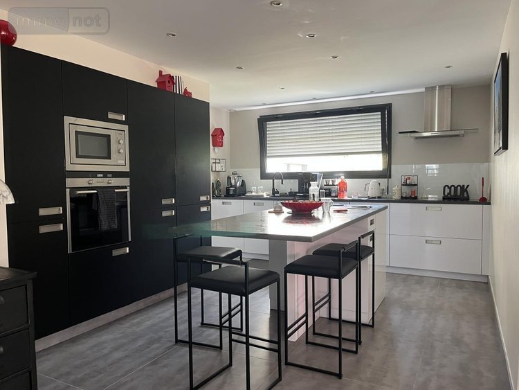 Maison a vendre Bonchamp-lès-Laval 53960 Mayenne 204 m2 8 pièces 696600 euros