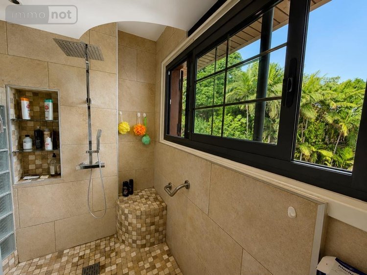 Maison a vendre Saint-Paul 97460 Réunion 250 m2  1248000 euros