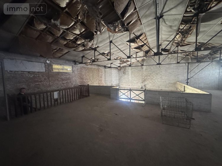 Fonds et murs commerciaux a vendre Cambrai 59400 Nord 750 m2  314400 euros