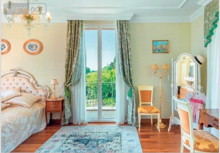 propriete a vendre Divonne-les-Bains 01220 Ain 900 m2 16 pièces