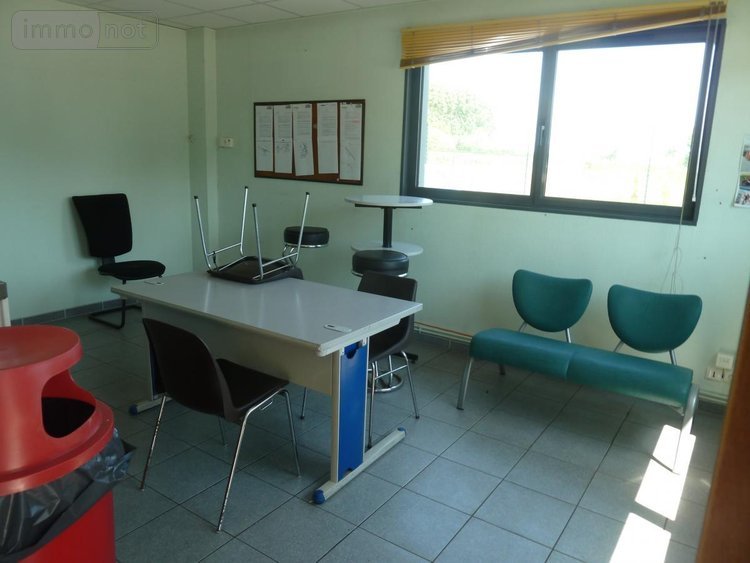 Location fonds et murs commerciaux Féchain 59247 Nord 1500 m2  6448 euros