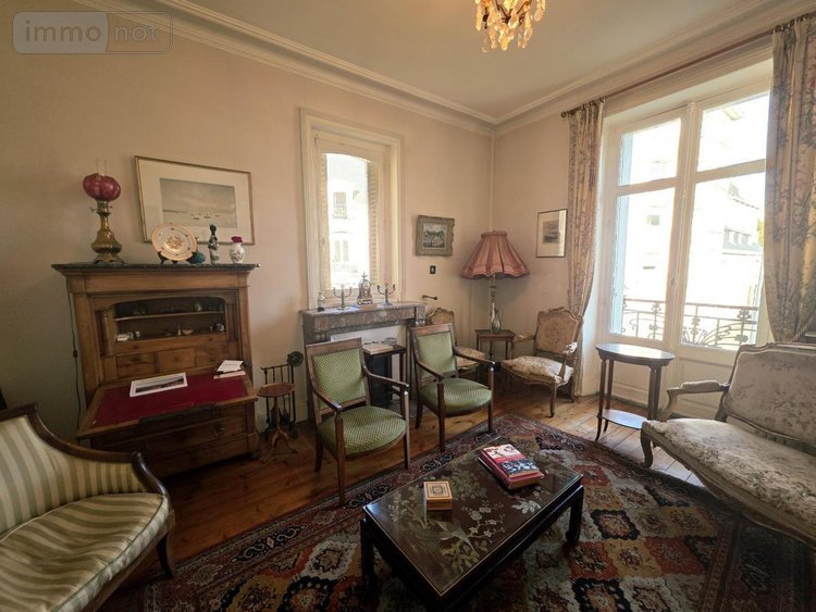 Immeuble a vendre Vannes 56000 Morbihan 247 m2  1138500 euros