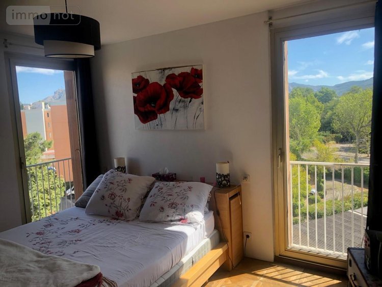 Appartement a vendre Aubagne 13400 Bouches-du-Rhône 75 m2 5 pièces 199000 euros