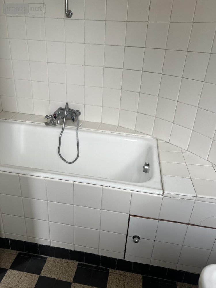 Immeuble a vendre Guingamp 22200 Côtes-d'Armor 165 m2  227360 euros