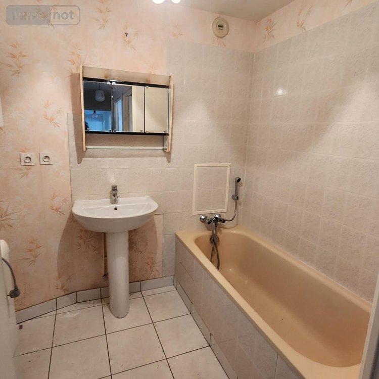 Appartement a vendre La-Ferté-Bernard 72400 Sarthe 71 m2 4 pièces 218400 euros