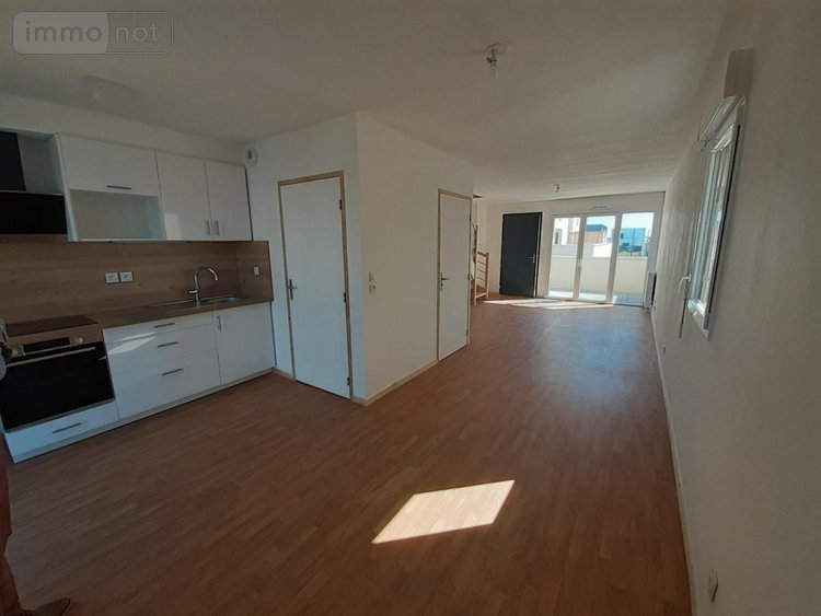 Location appartement Soliers 14540 Calvados 65 m2 3 pièces 900 euros